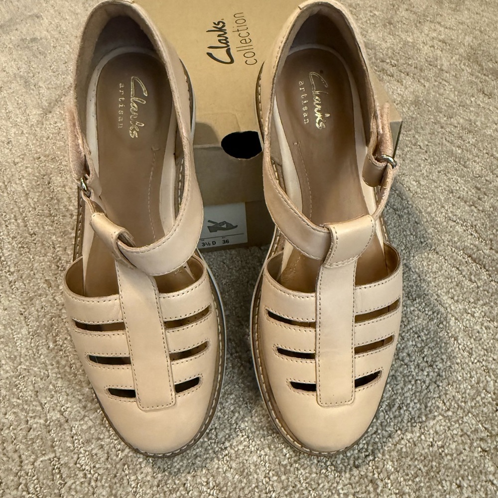 Clarks Beige Flats
